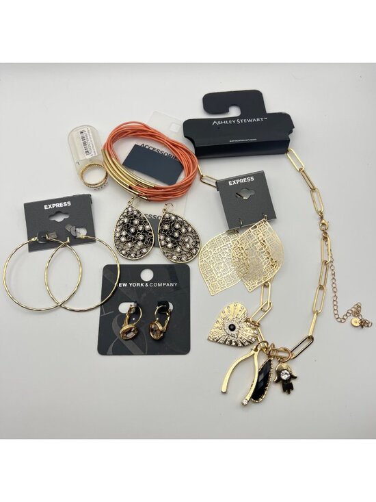 Jewelry - NWT Gold Tone Mixed Lot Jewelry Set 7 Pc Necklace Earrings Bracelets Rings